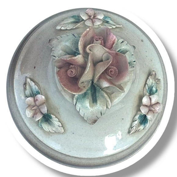 Vintage Capodimonte-style Floral Accent Italian Ceramic Trinket Box - Picture 3 of 8